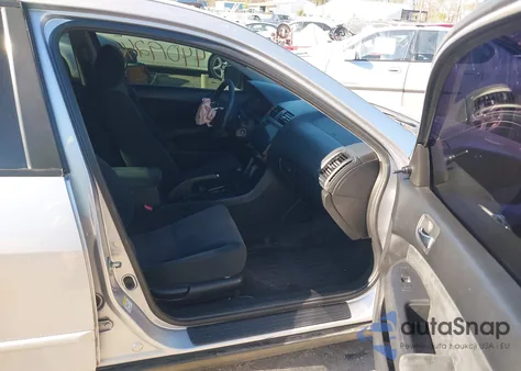 2005 Honda Accord 2.4 Dx from USA, damaged, VIN 1HGCM56125A125633